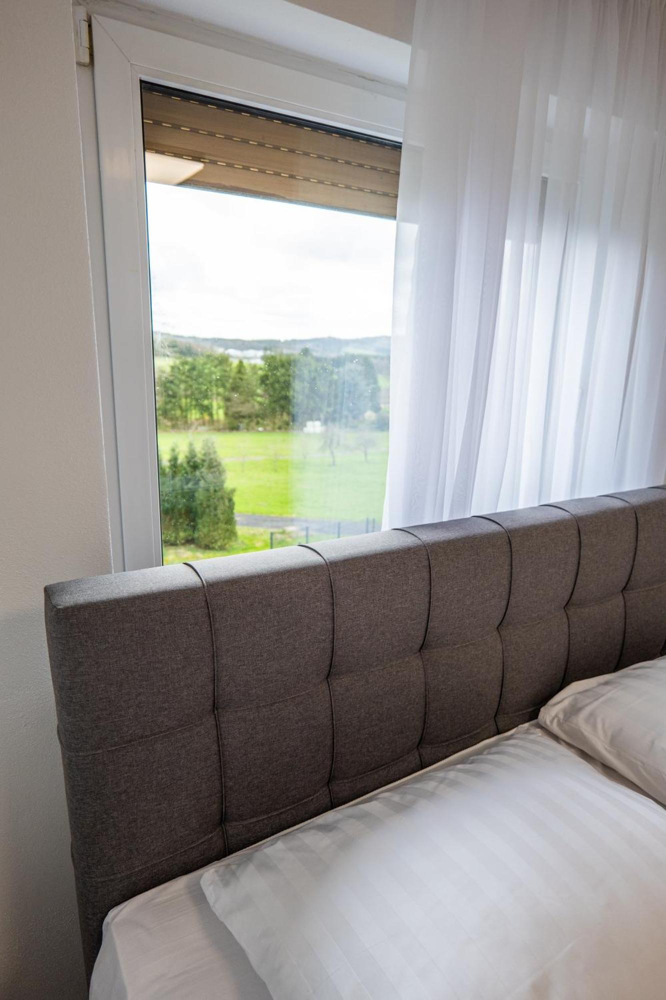 Ferienwohnung Waldblick Am Ring Kelberg Exterior foto